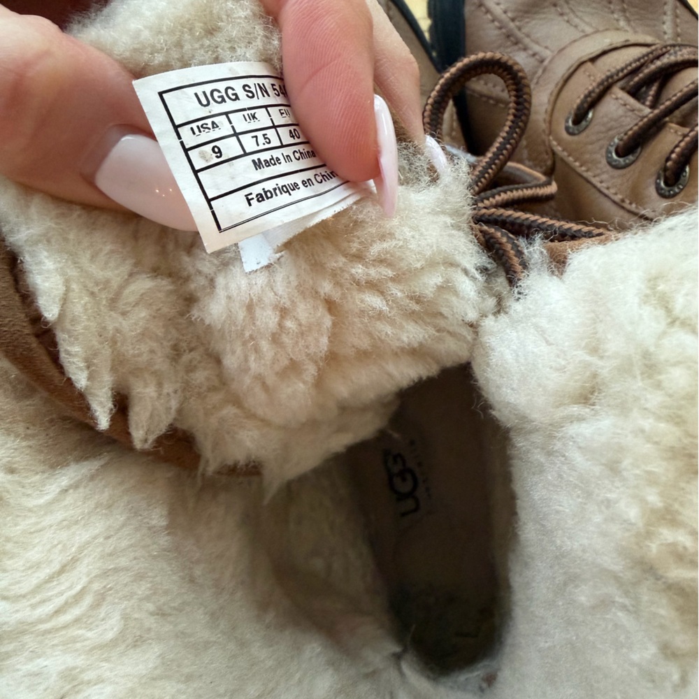 UGG Women's Chestnut Brown Shearling-Lined Winter Boots- Adirondack - Picture 11 of 11